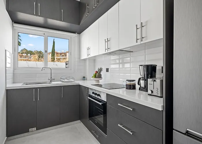 Amber By Nomads パ フォス