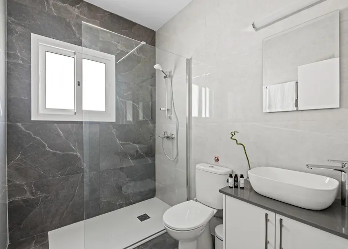 아파트 Amber By Nomads 파포스