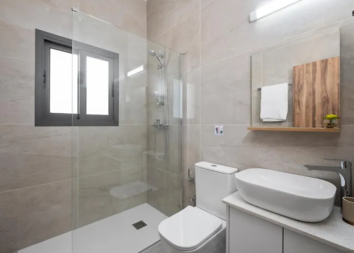 Amber By Nomads 파포스