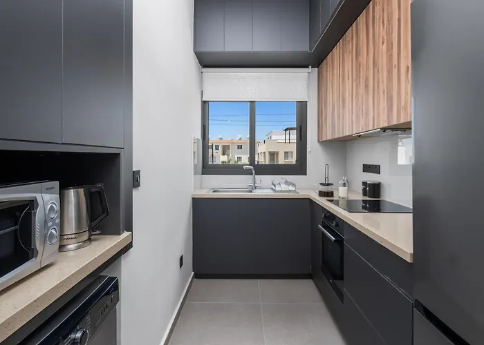 Amber By Nomads 파포스